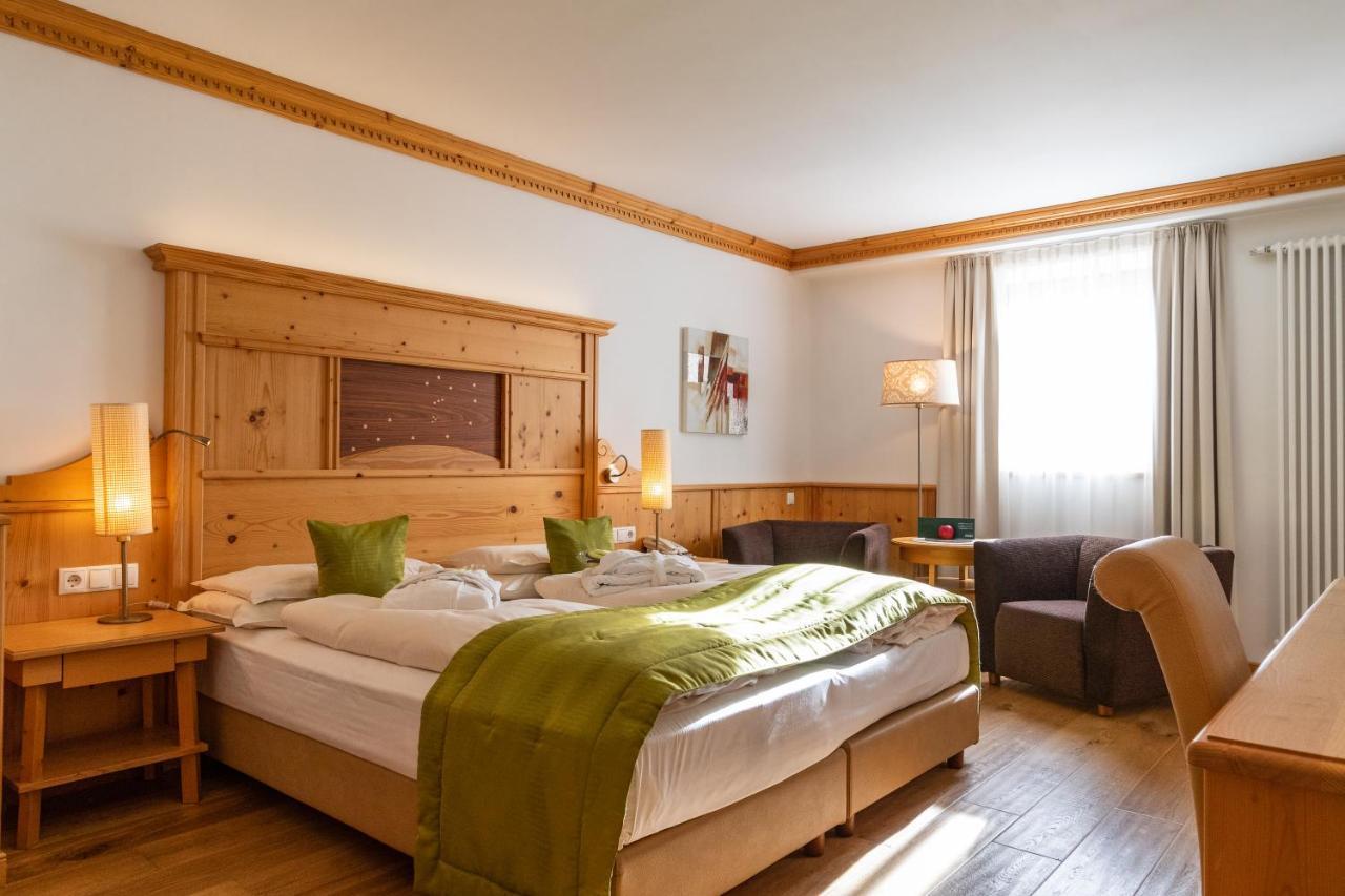 Vitalhotel Dosses Santa Cristina Val Gardena Bagian luar foto